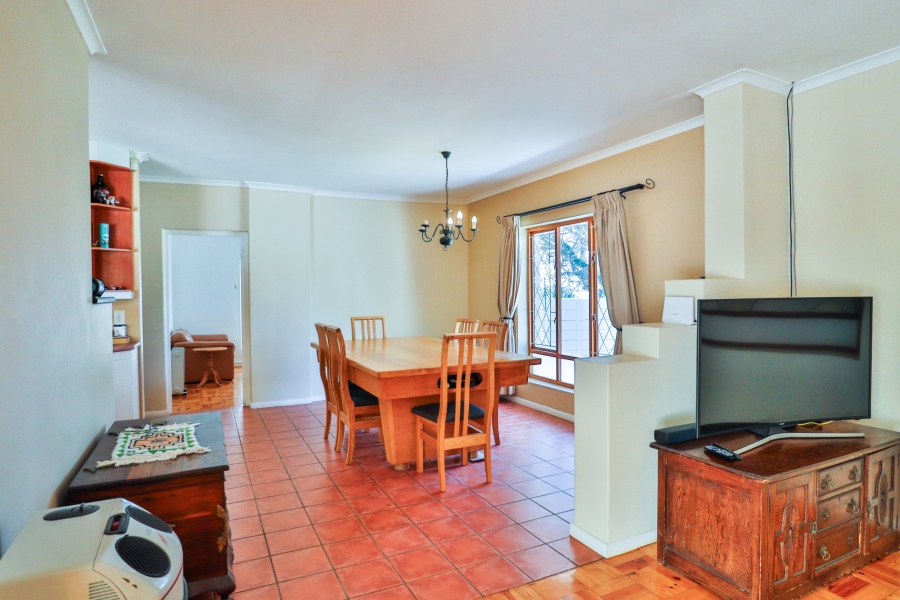 To Let 4 Bedroom Property for Rent in Meadowridge Western Cape